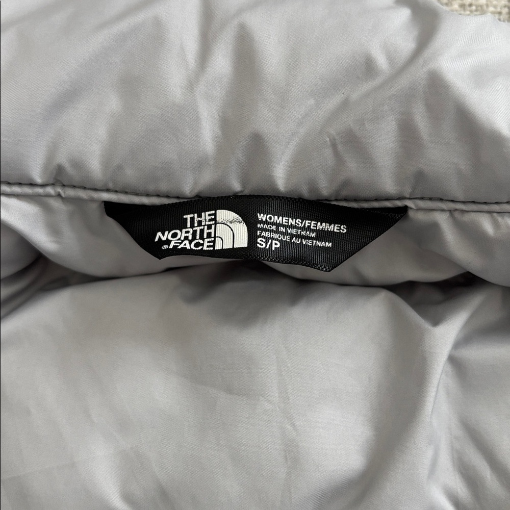 The North Face Size S Gray Women’s Puffer Vest - Picture 4 of 7